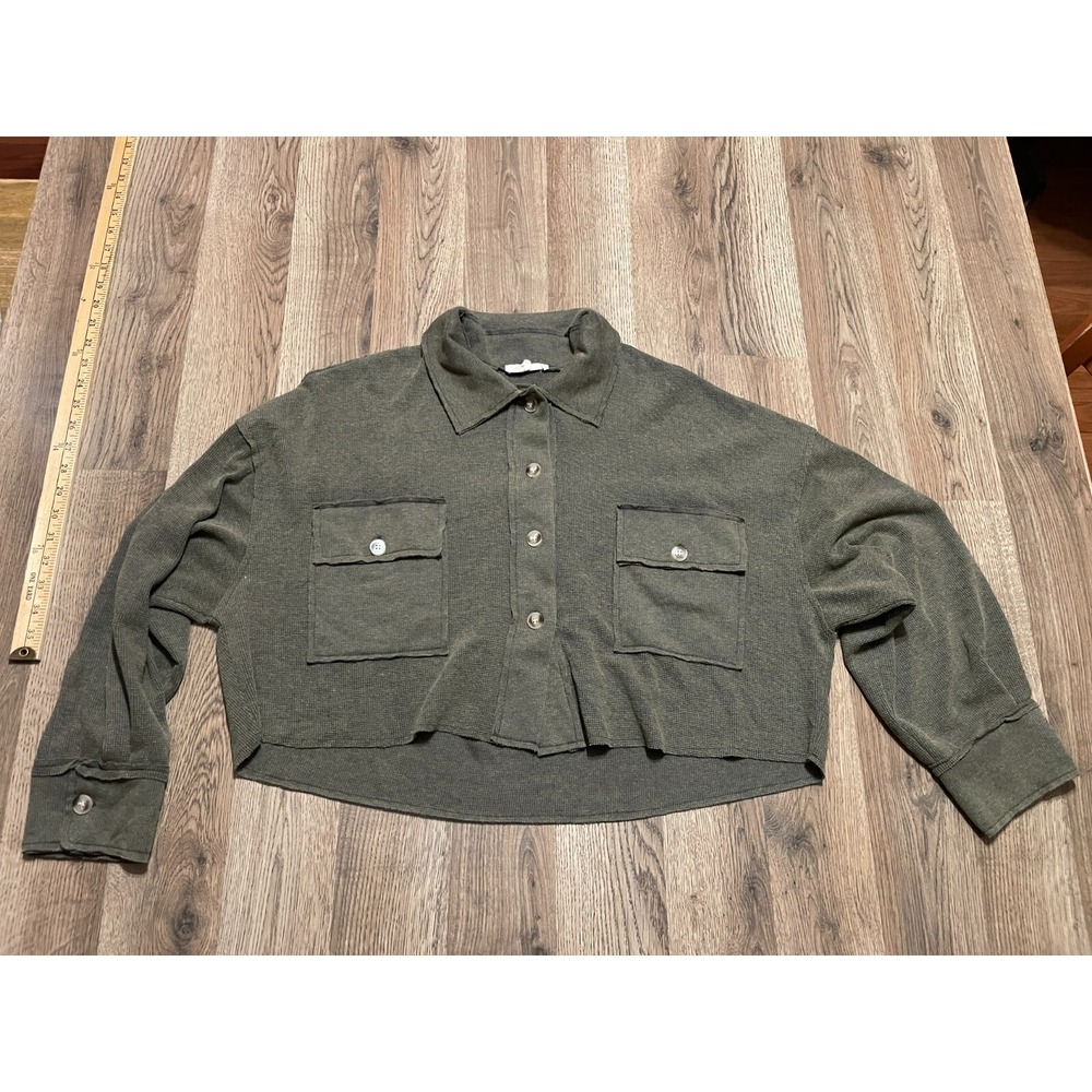 ILLA ILLA Shirt, Women's Size Small, Green, Crop Button Up, Long Sleeve